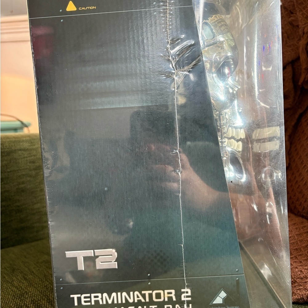 Terminator 2 Limited Edition Silver Blu-ray Set OBO - Picture 4 of 9